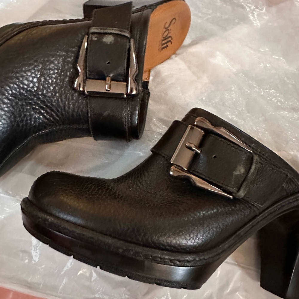 Sofft Black Leather Mule Heels with Buckle
